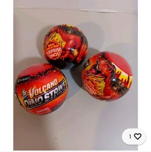 Volcano Dino Strike Surprise Balls